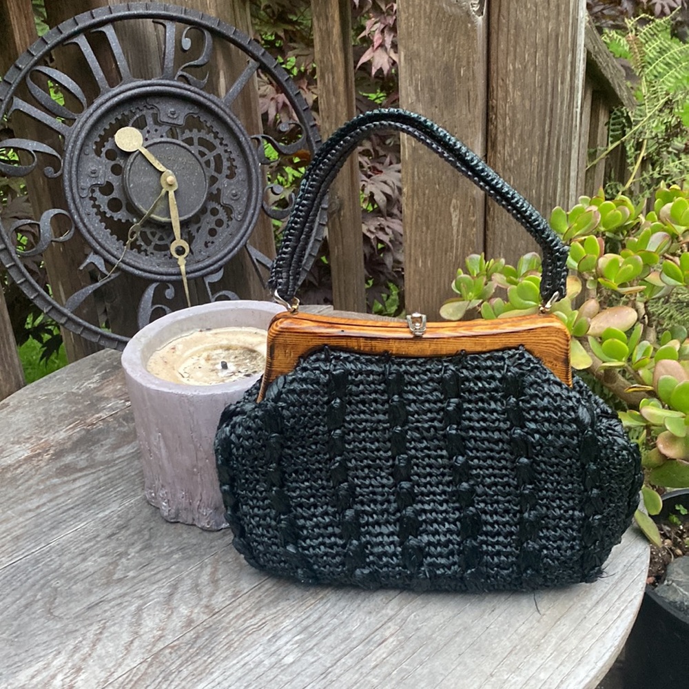 🕵️♂️HOST PICK👀 Japanese raffia handbag w/ wooden angled frame Black - Picture 1 of 9